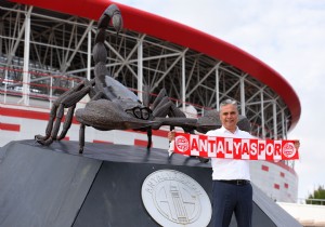 Başkan Uysal dan Antalyaspor Bayrak Kampanyasına Destek
